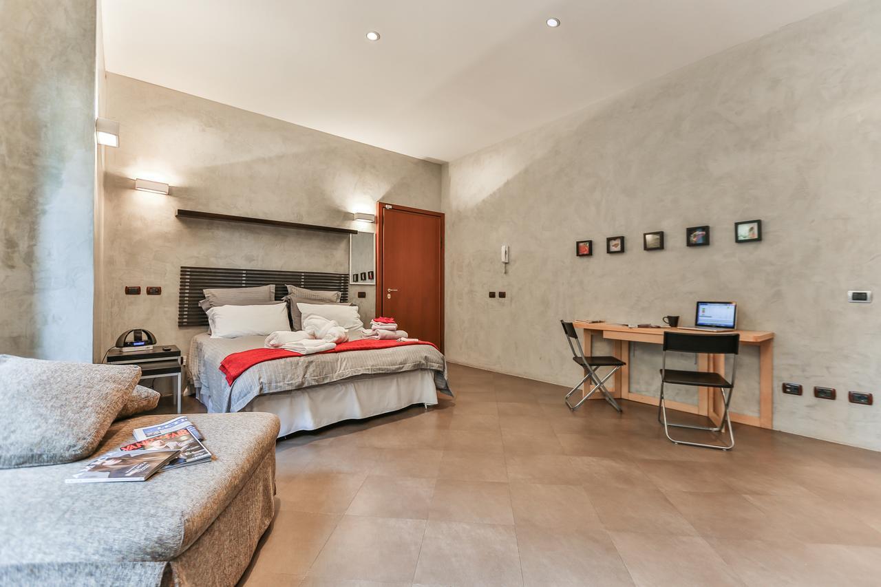 San Babila Suite Милан Экстерьер фото